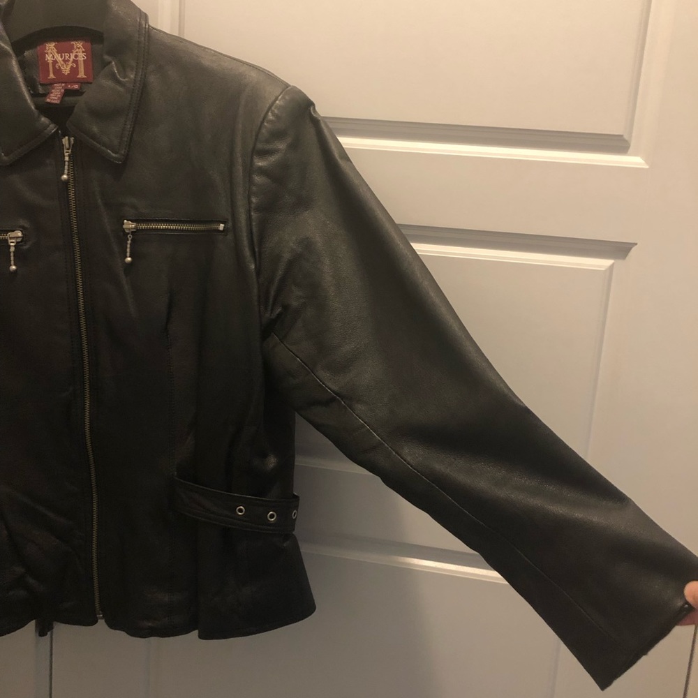 💖 VINTAGE MAURICES BLACK LEATHER JACKET w/ buckle details - PRISTINE! Size L - Picture 12 of 16